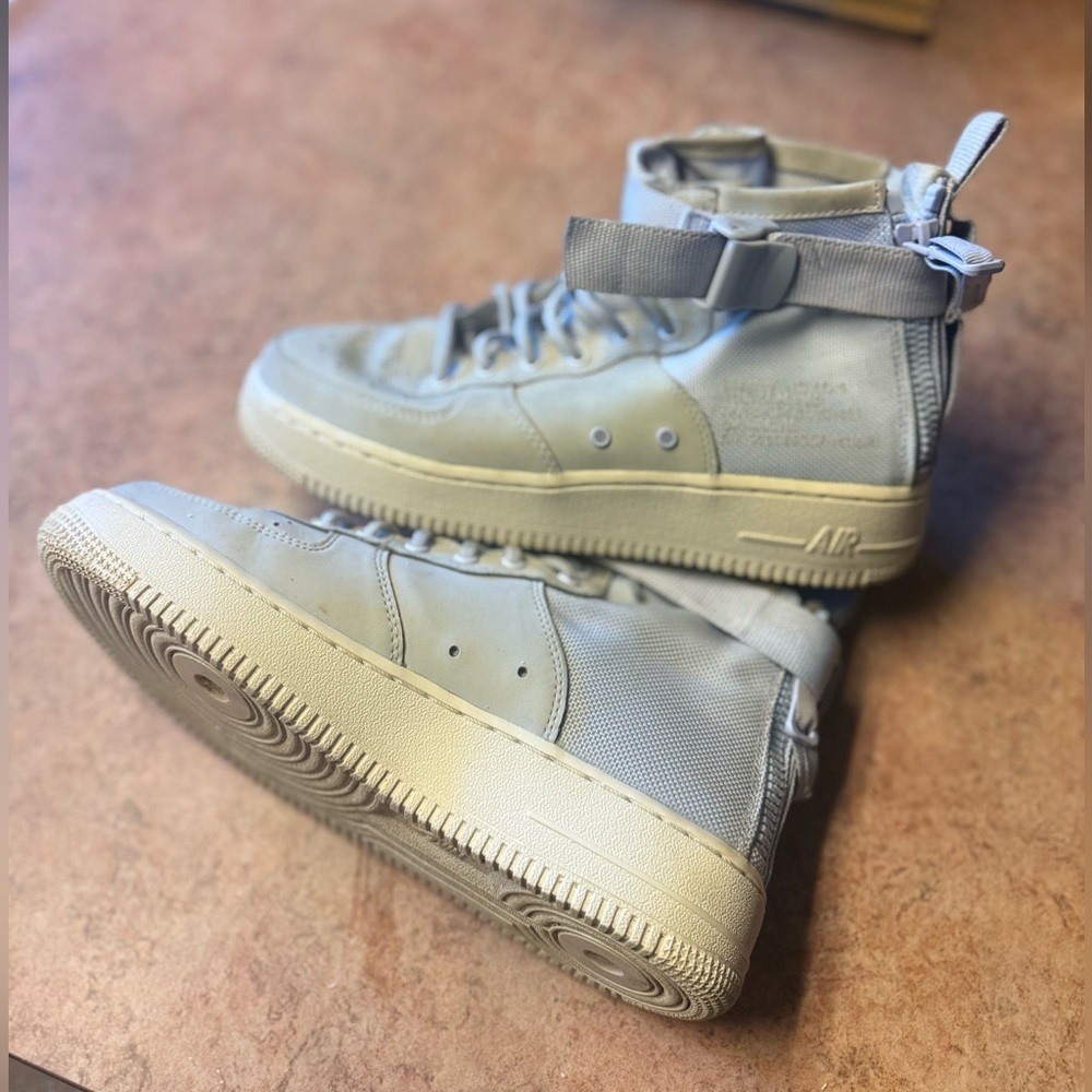 Nike SF Air Force 1 Mid| Palest Purple&Gray Baddy Big Kid 6 - Picture 2 of 6